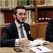 Laureando in Giurisprudenza presso l’Università Cattolica del Sacro Cuore di Milano impartisce lezioni di diritto per studenti di scuola superiore